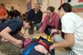 emergencyMedicalTech2