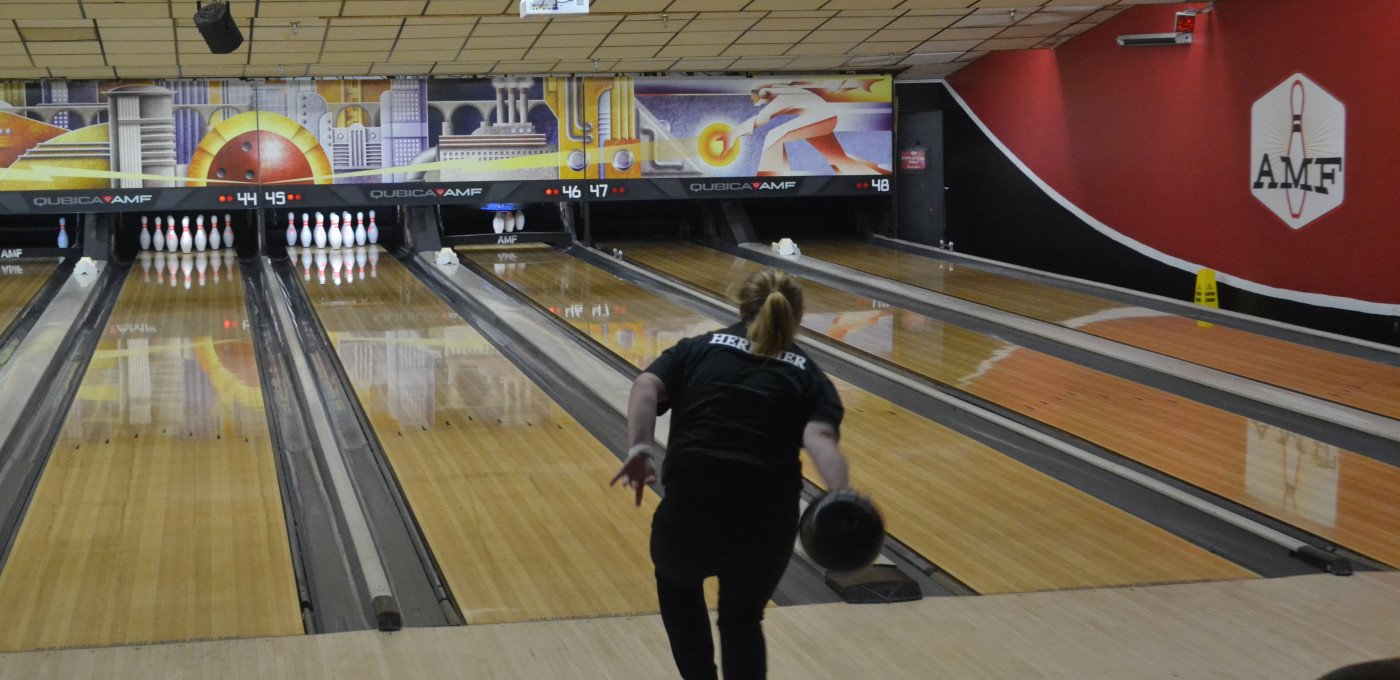 Karolina Bowling vs MVCC